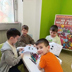 VEČE MALIH KLOVNOVA HK6 (41)