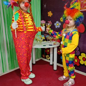 VEČE MALIH KLOVNOVA HK7 (14)