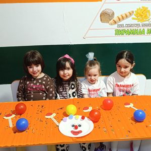 VEČE MALIH KLOVNOVA HK7 (19)