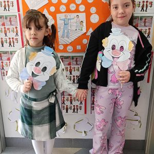 VEČE MALIH KLOVNOVA HK7 (28)