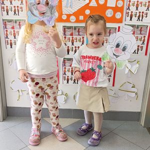 VEČE MALIH KLOVNOVA HK7 (29)