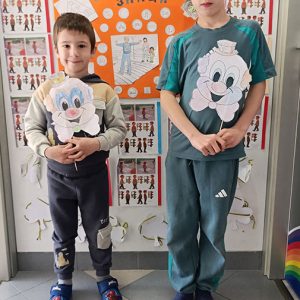 VEČE MALIH KLOVNOVA HK7 (31)