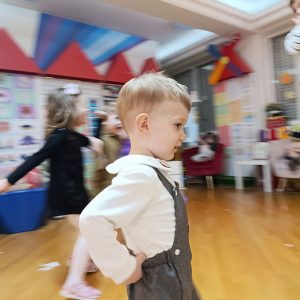 VEČE MALIH KLOVNOVA HK9 (22)