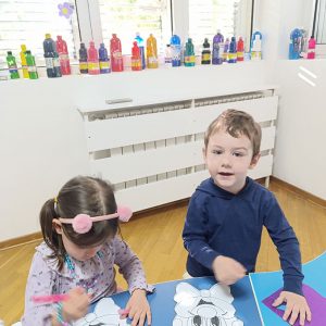 VEČE MALIH KLOVNOVA HK9 (27)