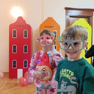 VEČE MALIH KLOVNOVA HK9 (7)