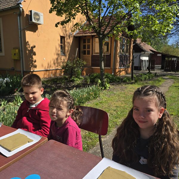 VEŠTE RUKE KOJE STVARAJU ČUDA (1)