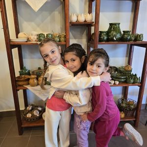 VEŠTE RUKE KOJE STVARAJU ČUDA (24)