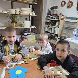 VEŠTE RUKE KOJE STVARAJU ČUDA (35)