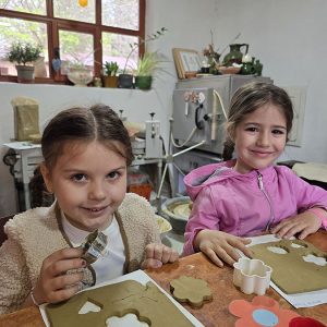 VEŠTE RUKE KOJE STVARAJU ČUDA (36)