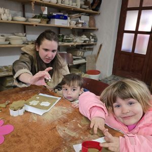 VEŠTE RUKE KOJE STVARAJU ČUDA (37)