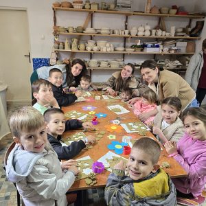 VEŠTE RUKE KOJE STVARAJU ČUDA (38)