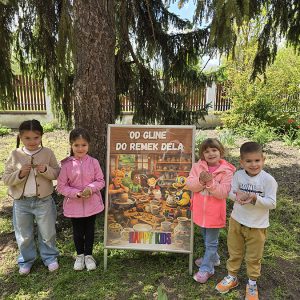 VEŠTE RUKE KOJE STVARAJU ČUDA (40)