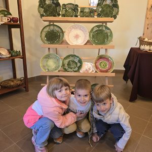 VEŠTE RUKE KOJE STVARAJU ČUDA (64)