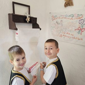 ZAVIRIMO U SVET TRADICIJE (12)