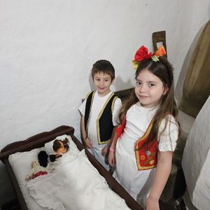 ZAVIRIMO U SVET TRADICIJE (19)