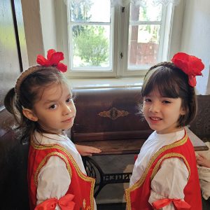 ZAVIRIMO U SVET TRADICIJE (25)