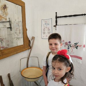 ZAVIRIMO U SVET TRADICIJE (28)