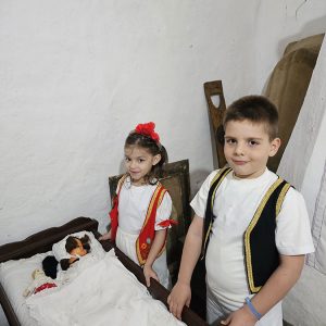 ZAVIRIMO U SVET TRADICIJE (30)