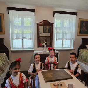 ZAVIRIMO U SVET TRADICIJE (39)