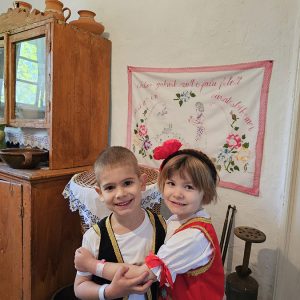 ZAVIRIMO U SVET TRADICIJE (44)