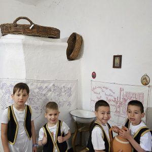 ZAVIRIMO U SVET TRADICIJE (46)