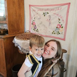 ZAVIRIMO U SVET TRADICIJE (52)