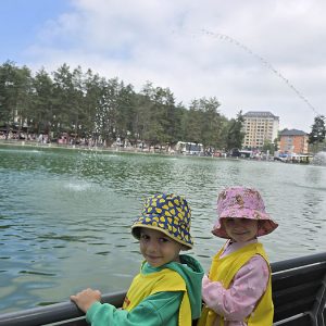 NAŠA PLANETA JE U SIGURNIM RUKAMA (32)