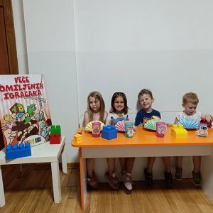 VEČE OMILJENIH IGRAČAKA HK9 (16)