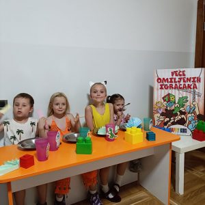 VEČE OMILJENIH IGRAČAKA HK9 (19)
