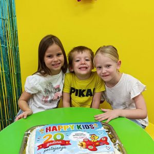 20 GODINA JEDNE VELIKE HAPPY KIDS PORODICE HK4 (10)