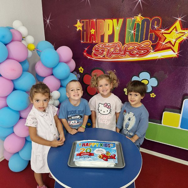 20 GODINA JEDNE VELIKE HAPPY KIDS PORODICE HK7 (1)