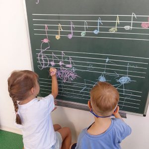 MUZIČKO RASTILIŠTE HK9 (9)