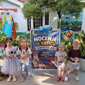 NOĆNA AVANTURA SA MICKEY AND MINNIE HK1 (68)