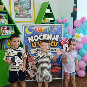 NOĆNA AVANTURA SA MICKEY AND MINNIE HK4 (22)