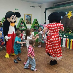 NOĆNA AVANTURA SA MICKEY AND MINNIE HK4 (4)