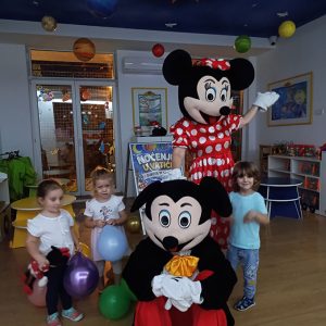 NOĆNA AVANTURA SA MICKEY AND MINNIE HK5 (18)