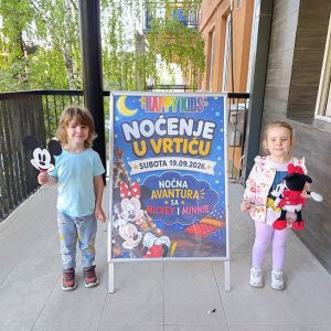 NOĆNA AVANTURA SA MICKEY AND MINNIE HK5 (23)