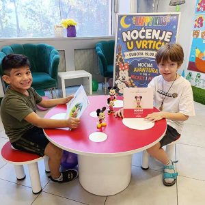 NOĆNA AVANTURA SA MICKEY AND MINNIE HK6 (17)