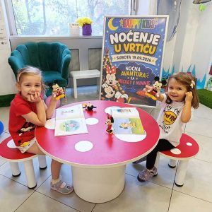NOĆNA AVANTURA SA MICKEY AND MINNIE HK6 (20)