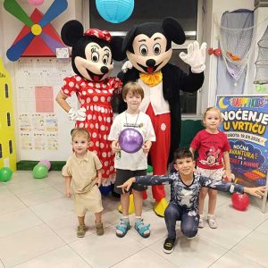 NOĆNA AVANTURA SA MICKEY AND MINNIE HK6 (8)