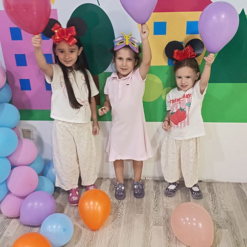 NOĆNA AVANTURA SA MICKEY AND MINNIE HK7 (1)
