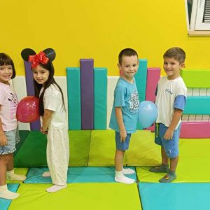 NOĆNA AVANTURA SA MICKEY AND MINNIE HK7 (13)