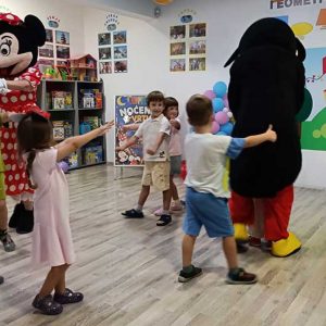 NOĆNA AVANTURA SA MICKEY AND MINNIE HK7 (20)