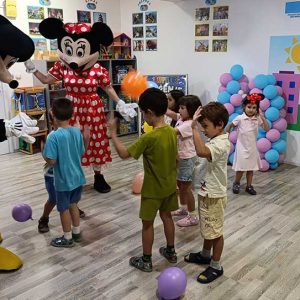 NOĆNA AVANTURA SA MICKEY AND MINNIE HK7 (23)
