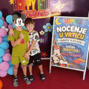 NOĆNA AVANTURA SA MICKEY AND MINNIE HK7 (28)