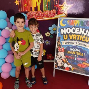 NOĆNA AVANTURA SA MICKEY AND MINNIE HK7 (29)