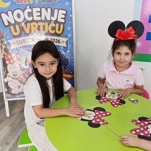 NOĆNA AVANTURA SA MICKEY AND MINNIE HK7 (31)