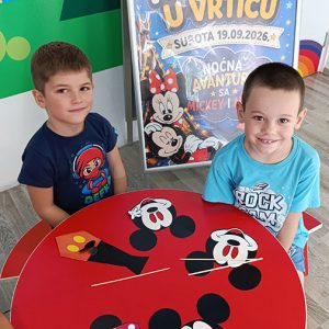 NOĆNA AVANTURA SA MICKEY AND MINNIE HK7 (33)