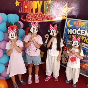 NOĆNA AVANTURA SA MICKEY AND MINNIE HK7 (37)