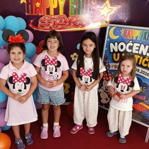 NOĆNA AVANTURA SA MICKEY AND MINNIE HK7 (38)